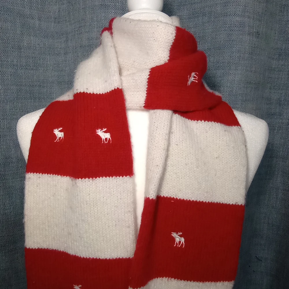 Abercrombie & Fitch Winter Christmas Holidays Striped Red White Scarf 60